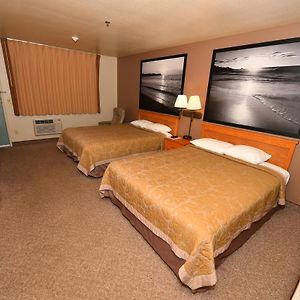 Queen Room Two Queen Beds Non-Smoking